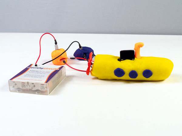 Submarine with its fan and buzzer wired to the battery holder