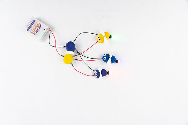 Fireflies on wired LEDs connected to the dough module and battery holder